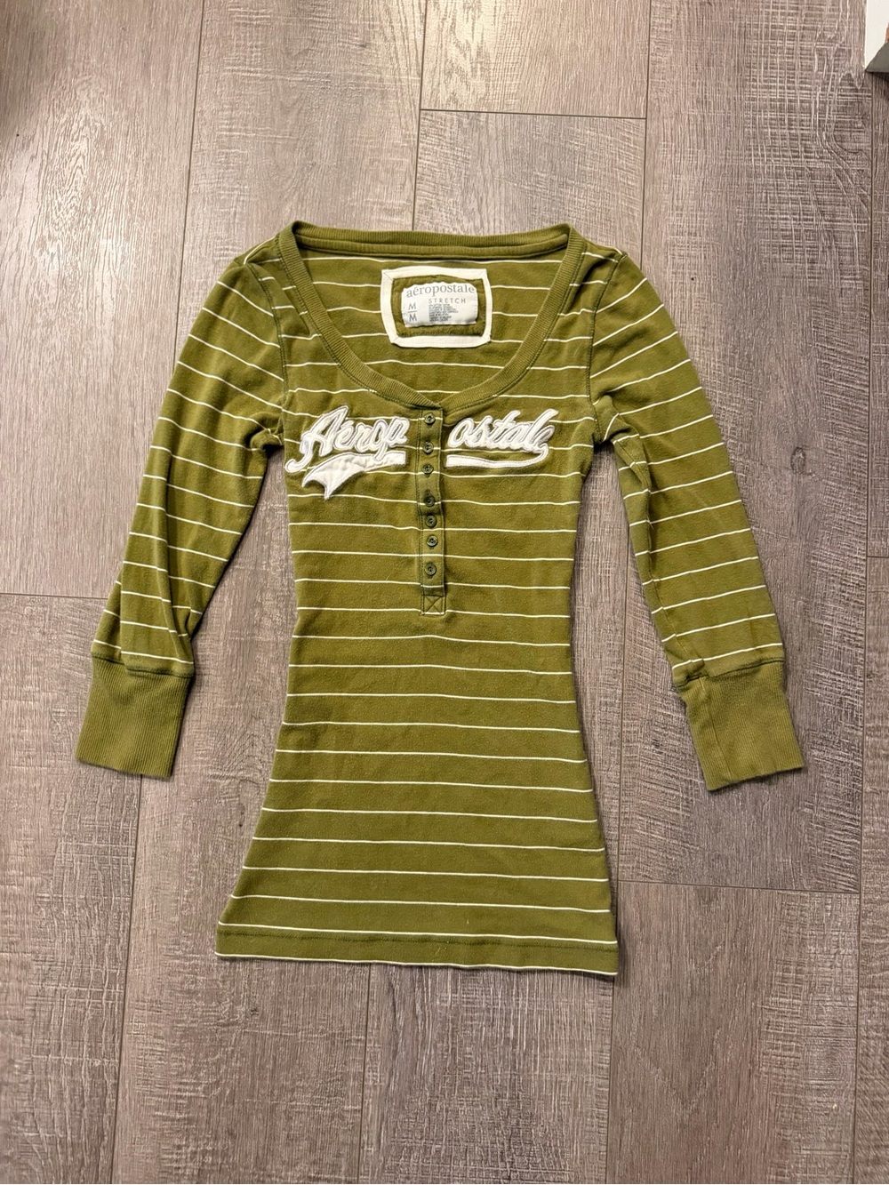Vintage Aeropostale Olive Green Striped Y2K 3/4 sleeve Henley Top
